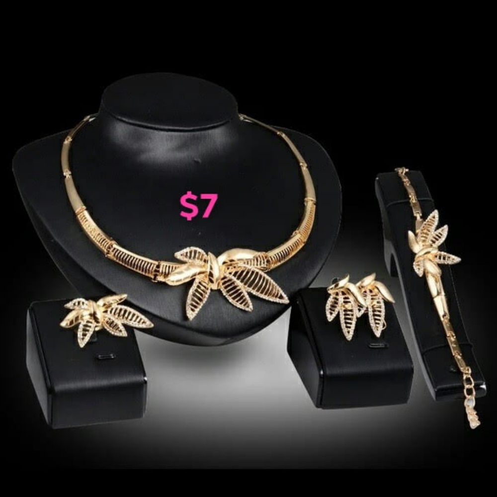 Necklace Set